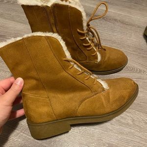 American Eagle booties size 9